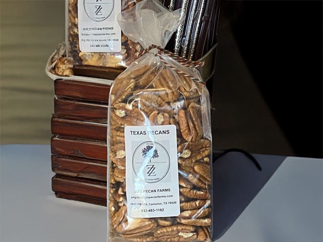 Pack of Pecans
